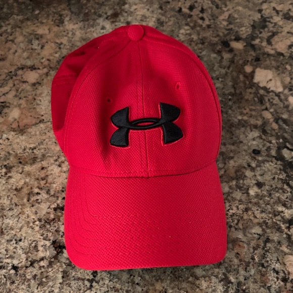 Under Armour Bold Red Hat - Picture 1 of 1